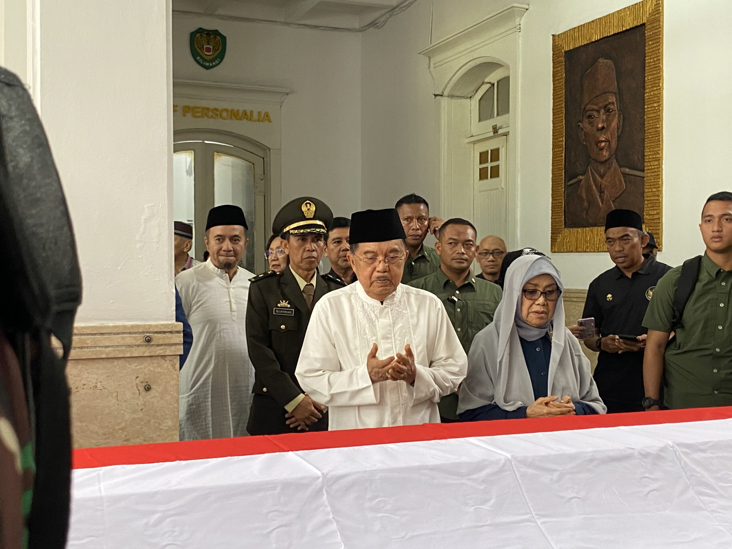 Solihin GP Meninggal Dunia Jusuf Kalla Datang Takziah Teropong Media