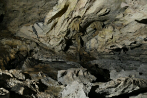 gua gunung batu