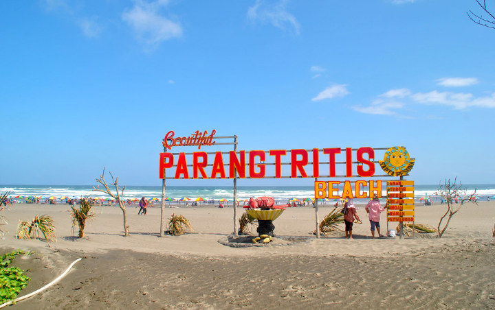 Pantai Parangtritis Yogyakarta