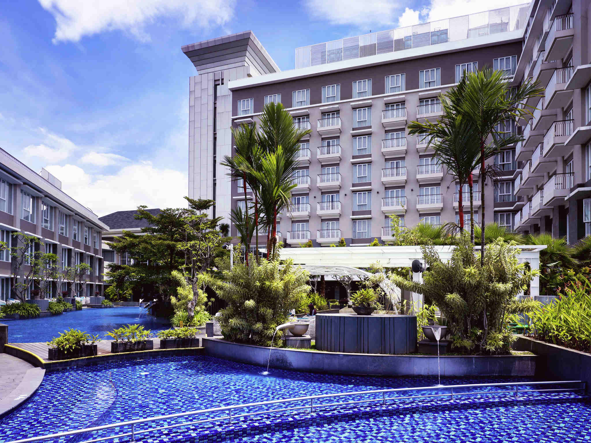Cek Rekomendasi Hotel Kolam Air Hangat Bandung 06-07-2023
