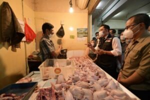 Lebaran sudah lewat, harga ayam potong di Jabar masih tinggi