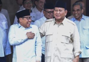 Ketua Umum Partai Gerindra Prabowo Subianto tampak akrab dengan Ketua Umum PKB Muhaimin Iskandar.