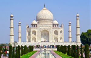 Menelisik 4 Fakta Menakjubkan Bangunan Taj Mahal