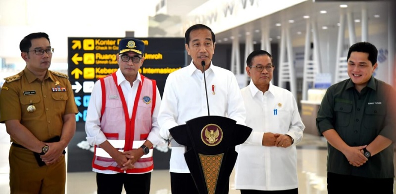 Presiden Jokowi meninjau Bandara Kertajati agenda peresmian tol Cisumdawu, Selasa, 11-7-2023