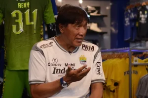 Kritik Robby Darwis, Persib Bandung vs Persik Kediri