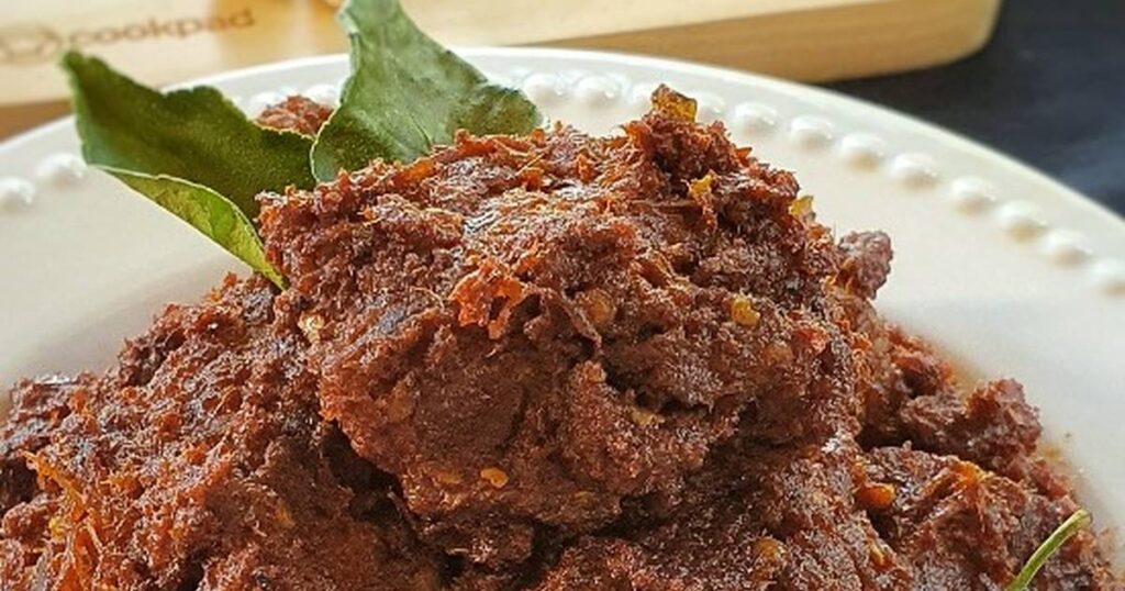 menyimpan rendang