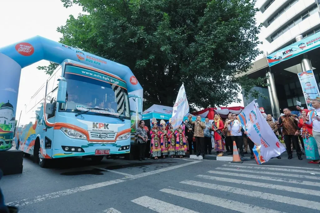 Pemkot Bandung Roadshow Bus KPK