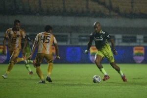 David da Silva paceklik gol, penyerang persib bandung