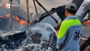 kebakaran kapal pelabuhan tegal