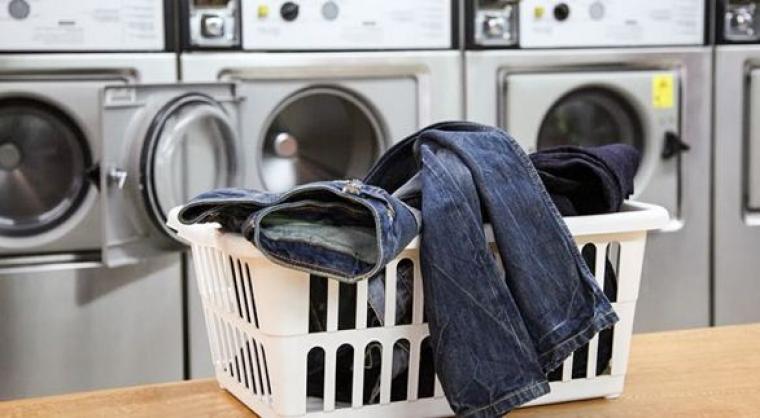 Tips Mencuci Celana Jeans Supaya Tetap Bersih dan Awet