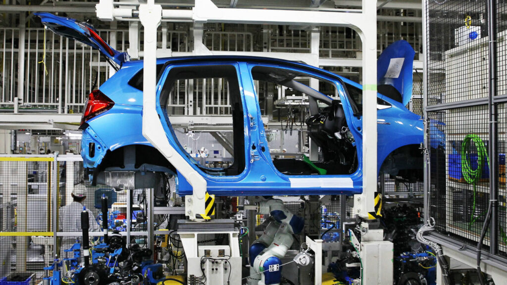 RI Bakal Produksi Mobil Listrik Tahun Depan
