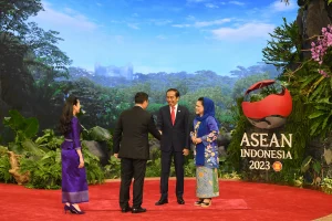 Kebaya Encim dan Budaya Betawi di Panggung KTT ke-43 ASEAN