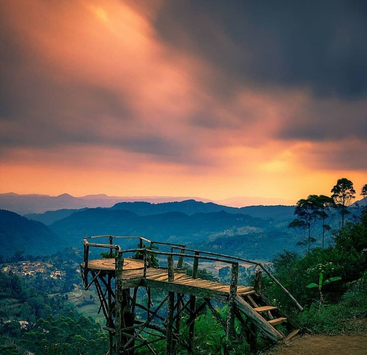 Pesona Puncak Eurad Pingping,Perpaduan Kesejukan dan Keindahan di Kabupaten Bandung Barat