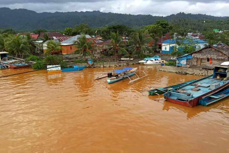 Perubahan Warna Air Sungai Sagea