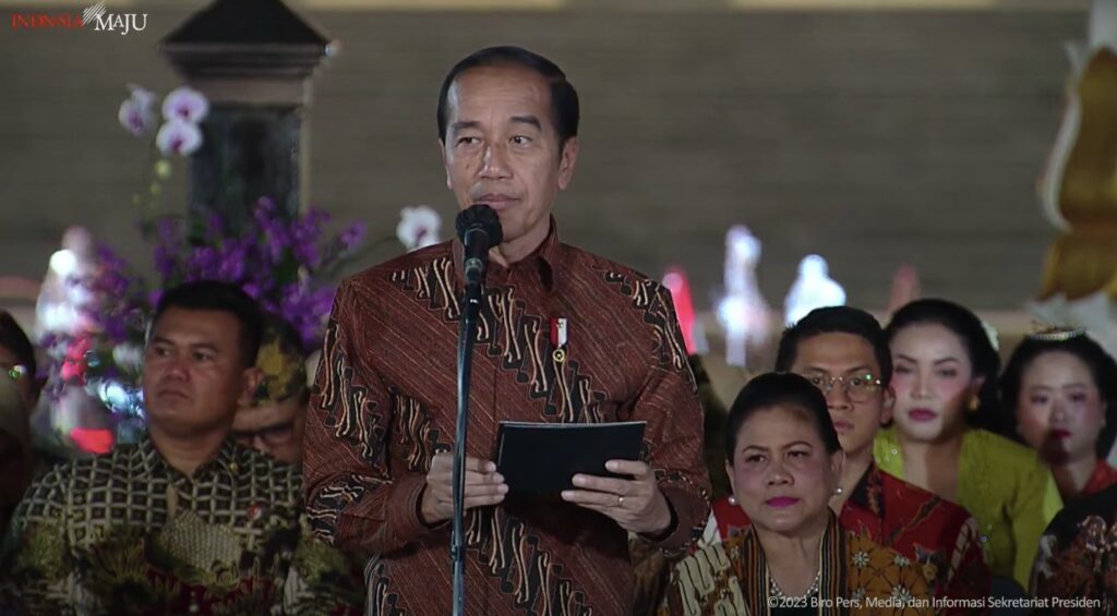 Jokowi hari batik nasional