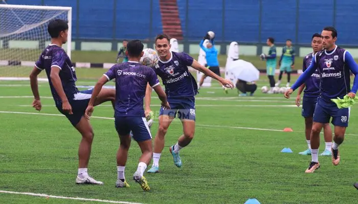 Persib Tatap Laga Kontra Persebaya