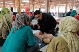 169969899613-antisipasi-henti-jantung-dinkes-dan-ppni-sosialisasikan-bantuan-hidup-dasar