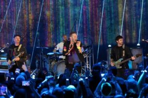 Keuntungan konser Coldplay