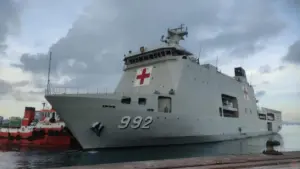 kapal rumah sakit TNI