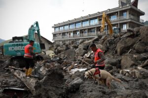 Banjir Bandang Humbahas, Anjing Pelacak dan Penyelam Dikerahkan Bantu Operasi SAR