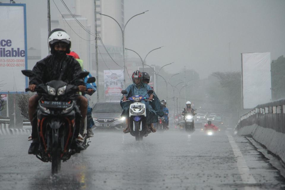 BMKG Prediksi Sejumlah Provinsi Dilanda Hujan Lebat