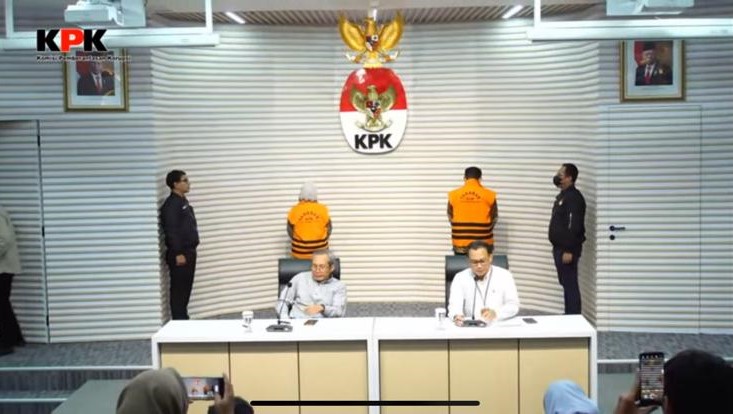 KPK Tiga Tersangka Korupsi Kemnekertans