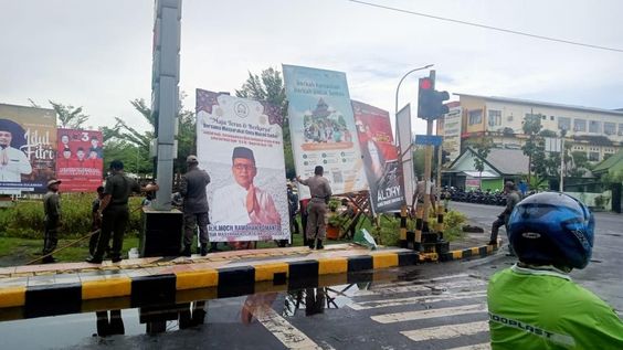 penertiban oleh bawaslu