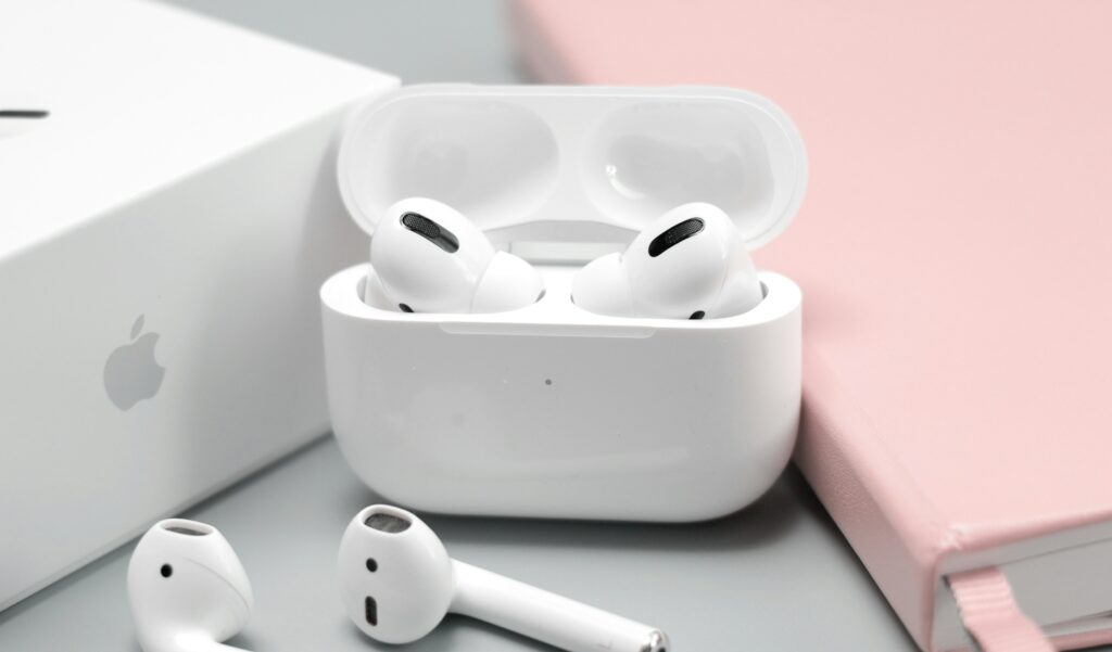 membersihkan airpods