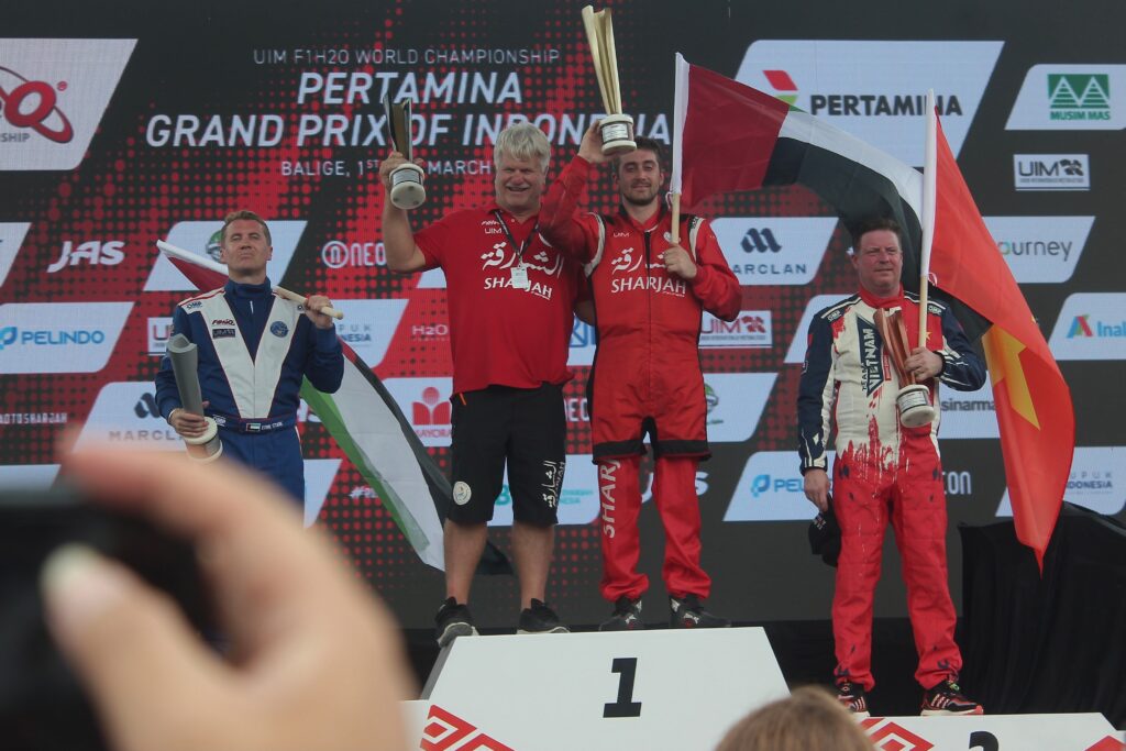 Rusty Wyatt Juara F1 Powerboat Danau Toba 2024