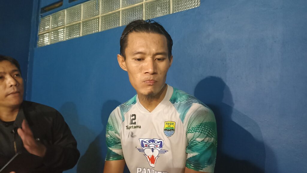 Pemain bertahan Persib Bandung, Henhen Herdiana
