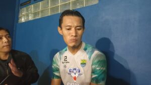 Pemain bertahan Persib Bandung, Henhen Herdiana