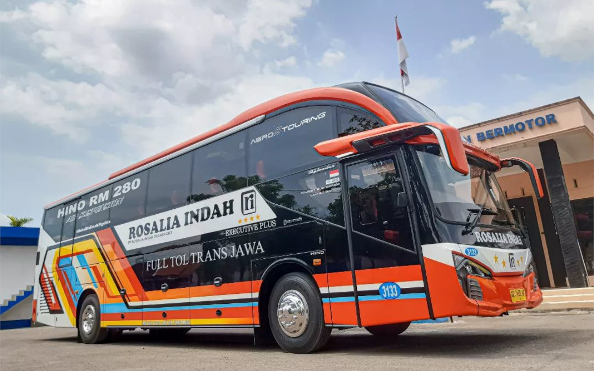 Bus Rosalia Indah Kecelakaan Di Tol Batang, 7 Orang Tewas! - Teropong Media