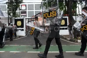 Personel TNI Polri Dikerahkan Pengamanan Gedung KPU