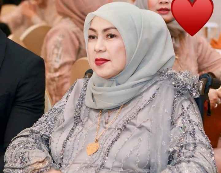 Istri Habib Luthfi