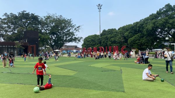 Pemkot Bandung Kembali Tata Kawasan Alin-Alun Bandung