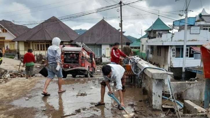 Korban Meninggal Banjir Sumatera Barat jadi 61 Orang