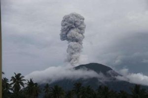 Gunung Ibu Pulau Halmahera Maluku Utara Erupsi