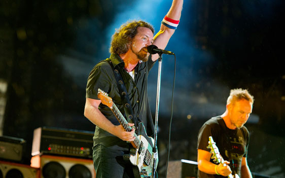 Pearl Jam Lantang Mendukung Korban Penyerangan Natasha O’Brien