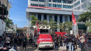 Demo Di Kejati Tuntut PJ Bupati Bandung Barat