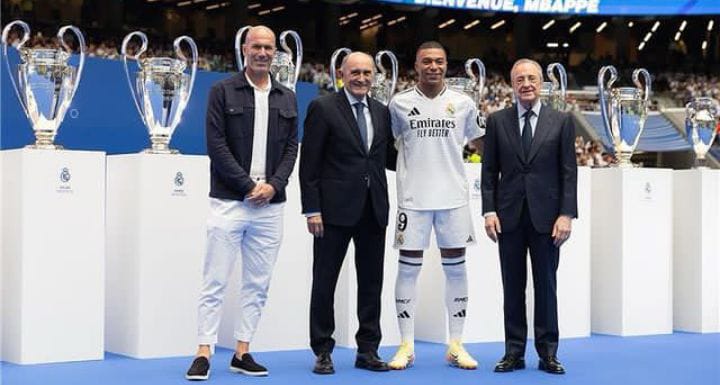 Resmi Real Madrid Perkenalkan Kylian Mbappe