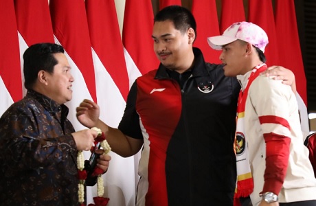 Arak-arakan medali emas Olimpiade Paris 2024