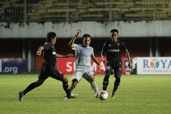 PSIS Semarang Dirumorkan Bidik Fullback Persib Bandung