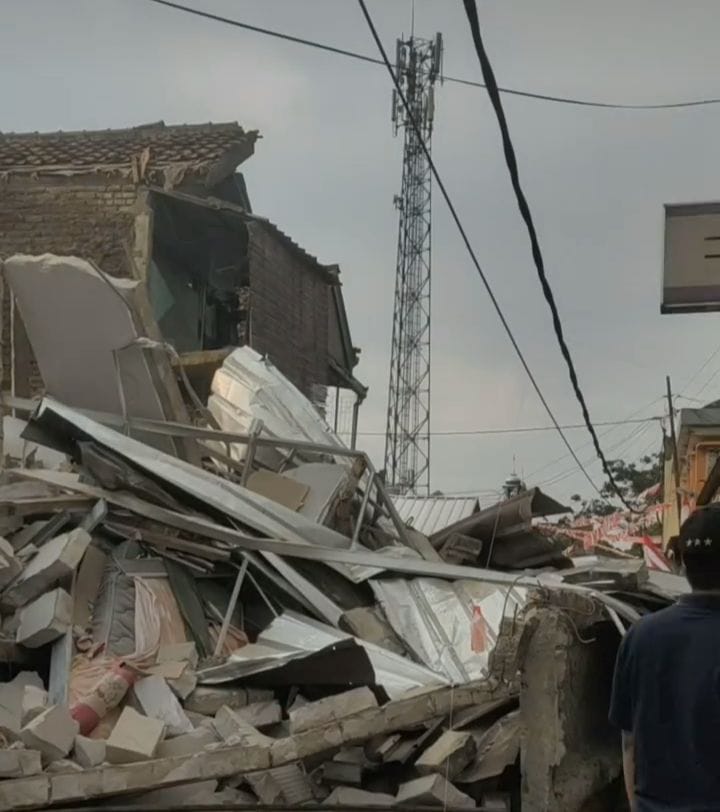 Kronologi Rumah Berlantai Tiga Di Kabupaten Bandung Rubuh