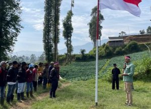 upacara kemerdekaan di kebun sayuran, Petani kabupaten bandung