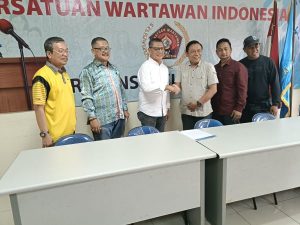 Ketua PWI DKI Jakarta Serahkan SK