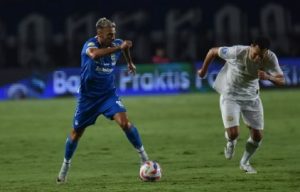 Persib vs Port FC Thailand Tyronne del Pino