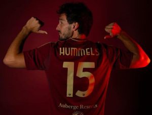 Mats Hummels Resmi Berseragam AS Roma