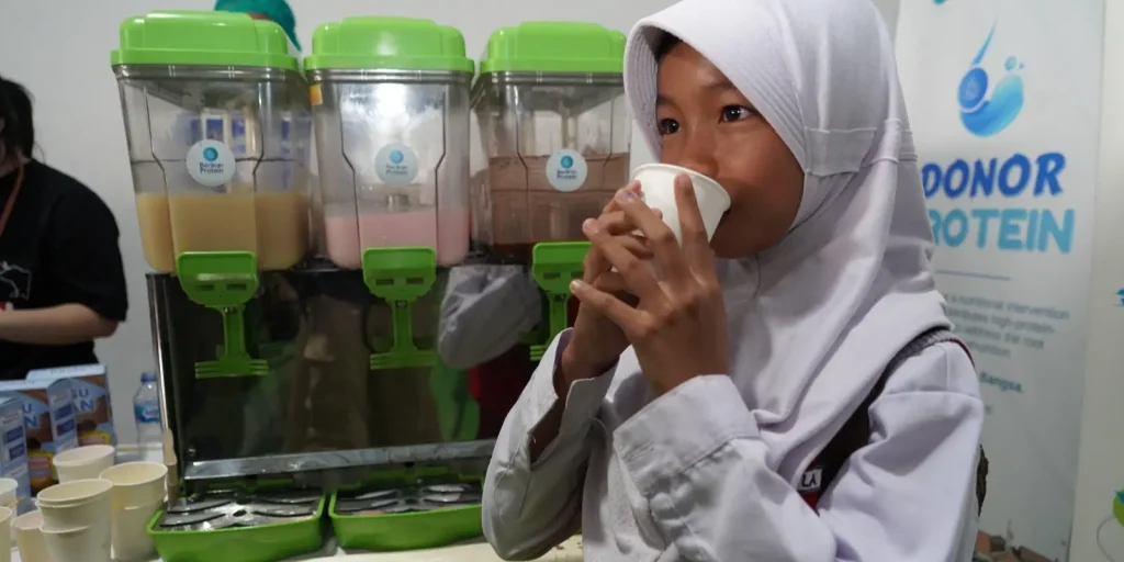 susu ikan masuk makan gratis