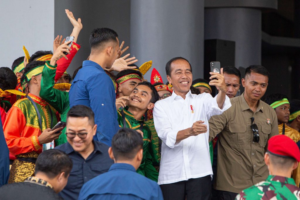 Jokowi Ajak Makan Siang Bersama Jajaran Kabine