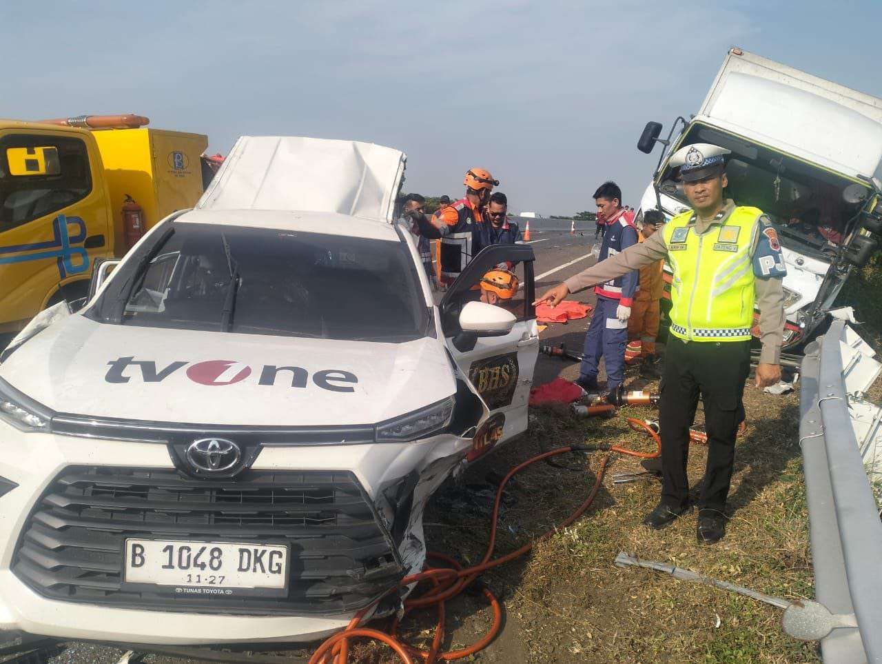 Mobil TV Nasional Alami Kecelakaan Parah di Tol Pemalang